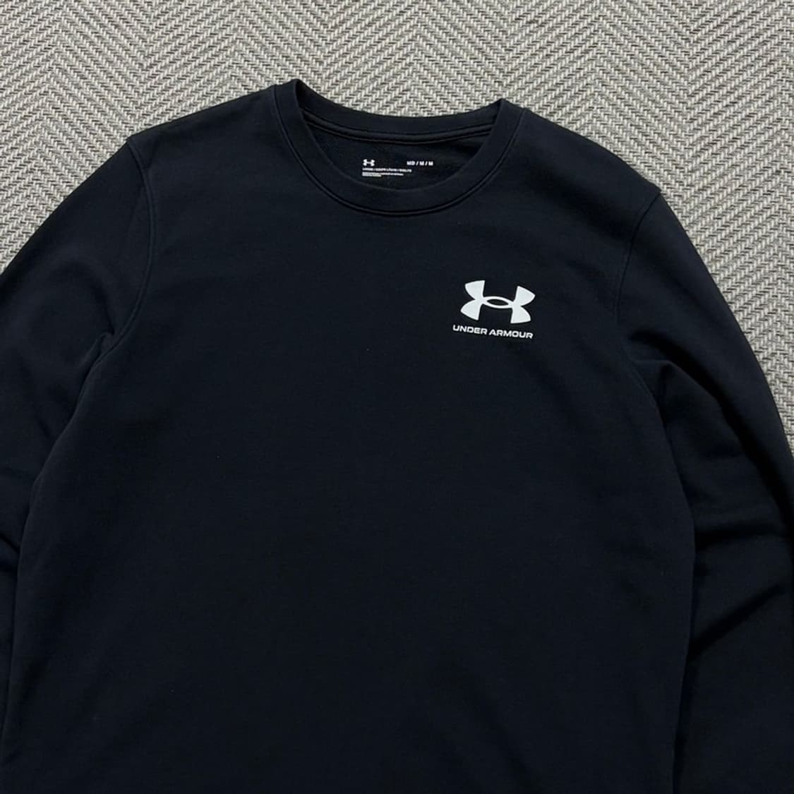 언더아머 베이직 로고 맨투맨 v2059 상품이미지3