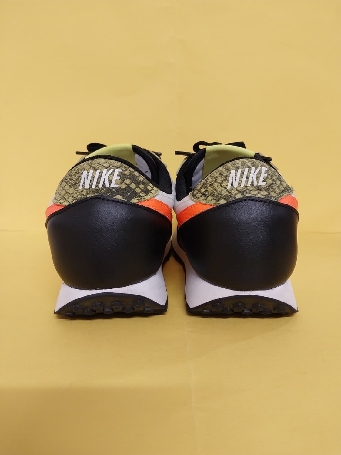 여성 나이키 데이브레이크 토탈 오렌지블랙 운동화 (240) 상품이미지4