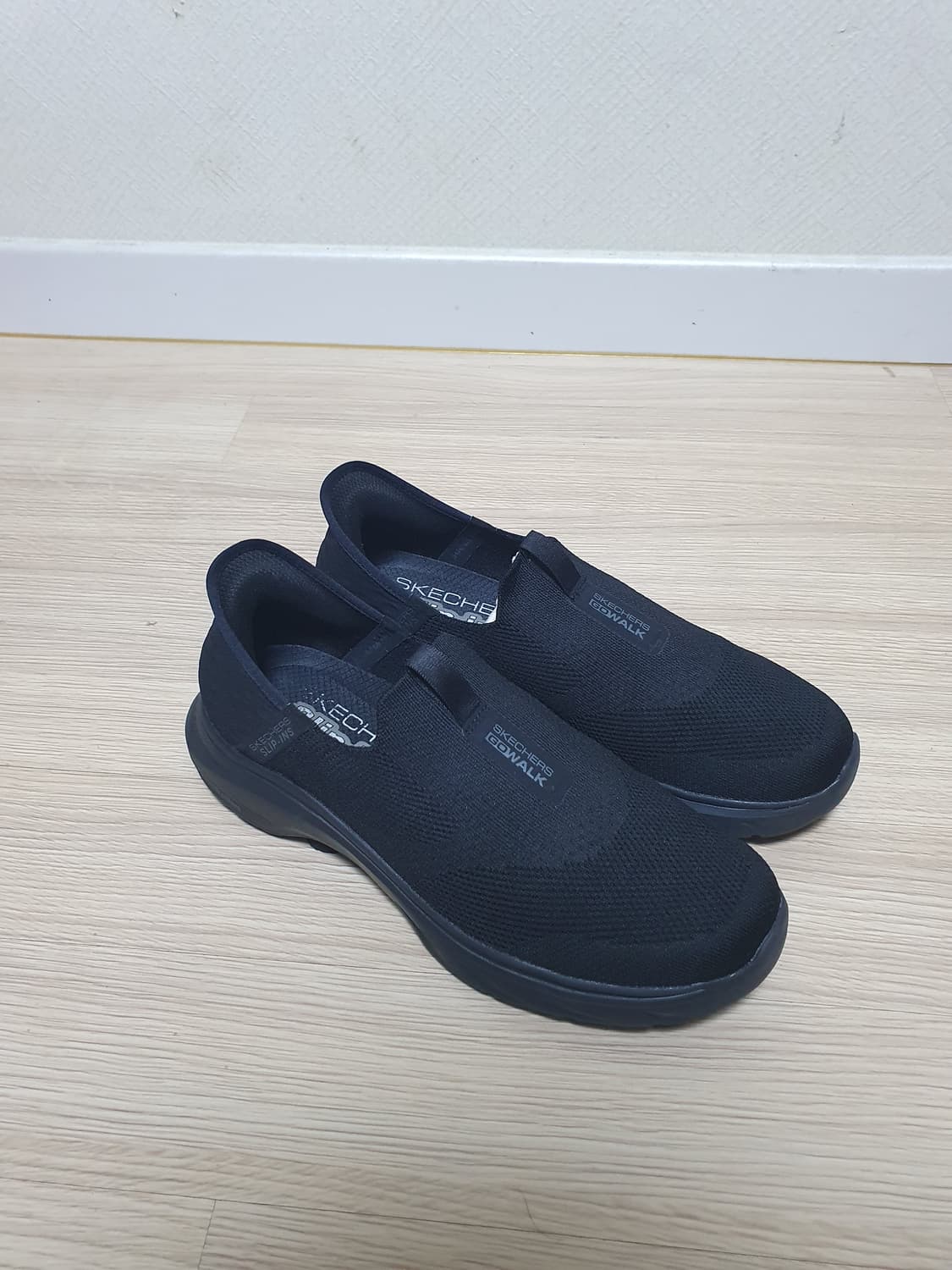 스케쳐스 고워크 슬립온 블랙 270 상품이미지2