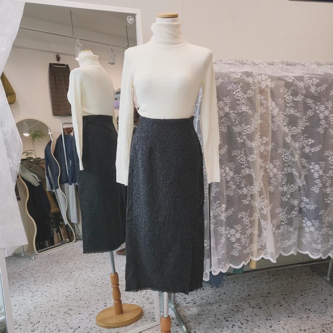 (새상품) GU 네이비 부클 슬릿 밴딩스커트 상품이미지2