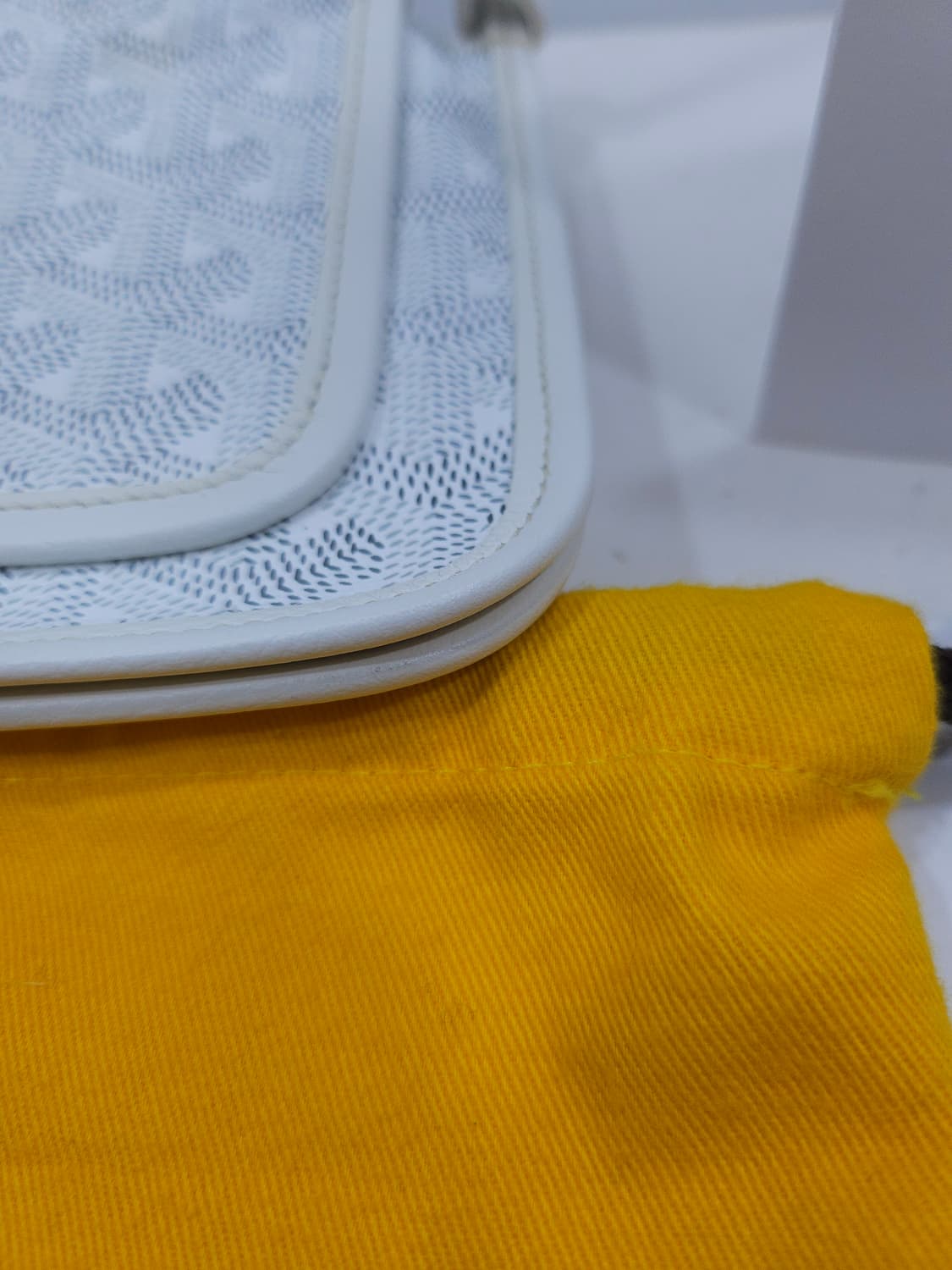 고야드 플뤼메 크로스백 화이트 상품이미지9