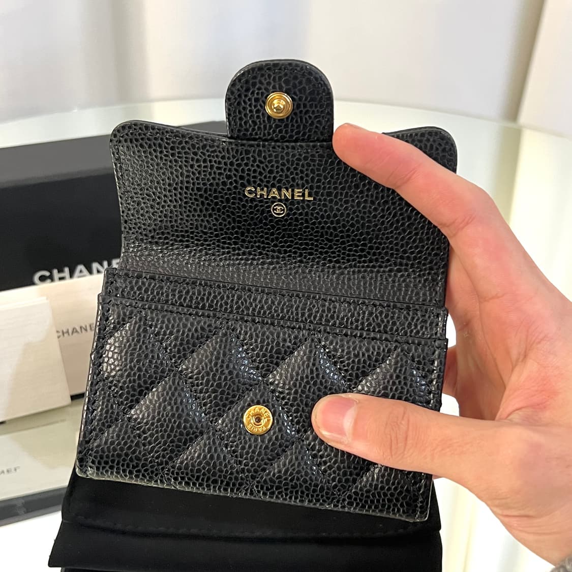[새상품급] 샤넬 캐비어 클래식 똑딱이 카드지갑 블랙 금장 상품이미지7