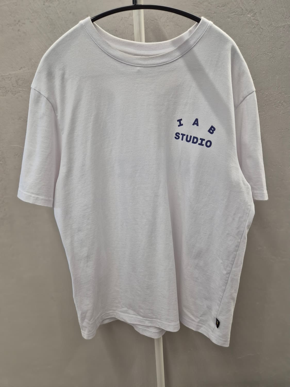 아이앱 스튜디오 반팔티 화이트 L 상품이미지2