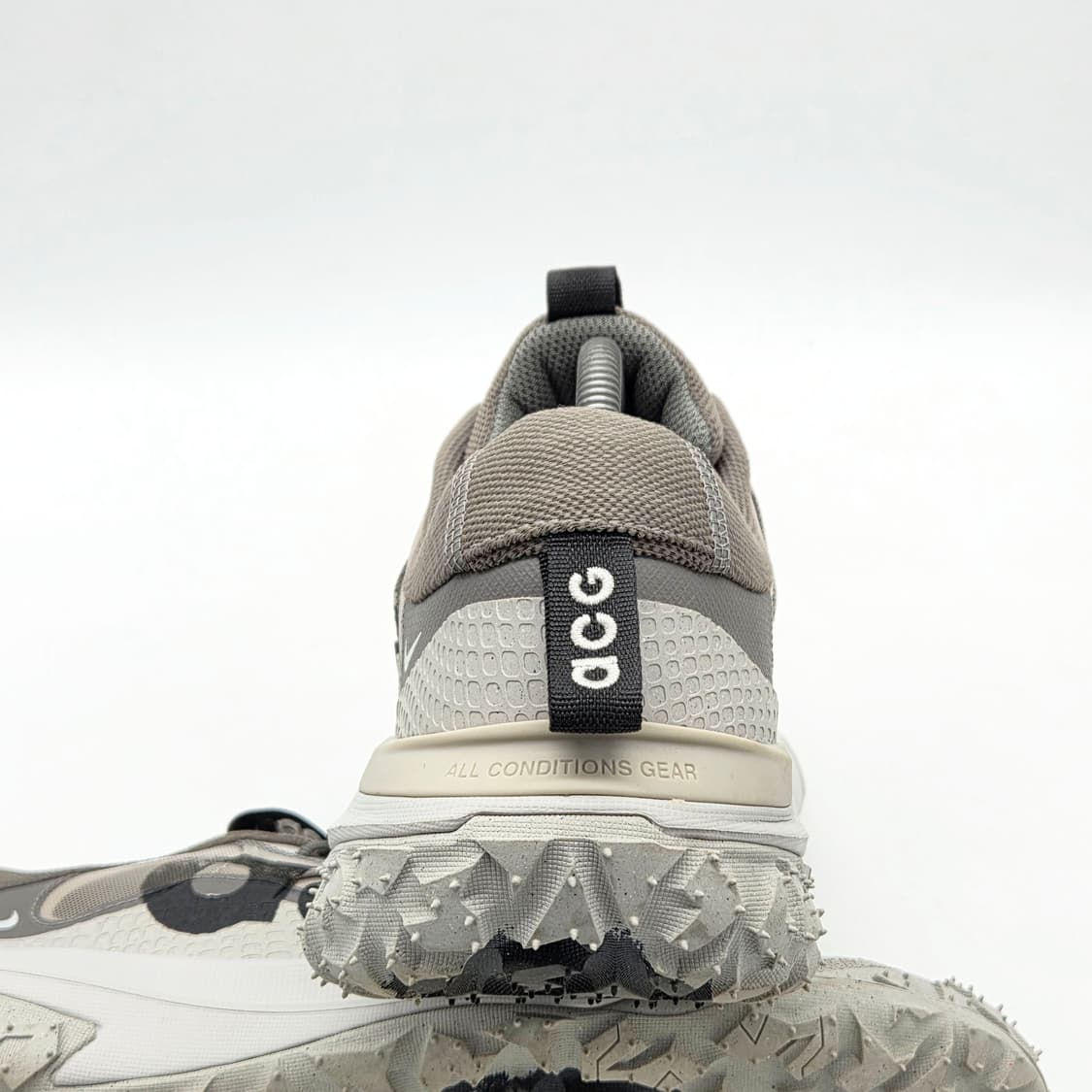  나이키 ACG 마운틴 플라이2 로우 라이트 아이언  (290)  상품이미지2