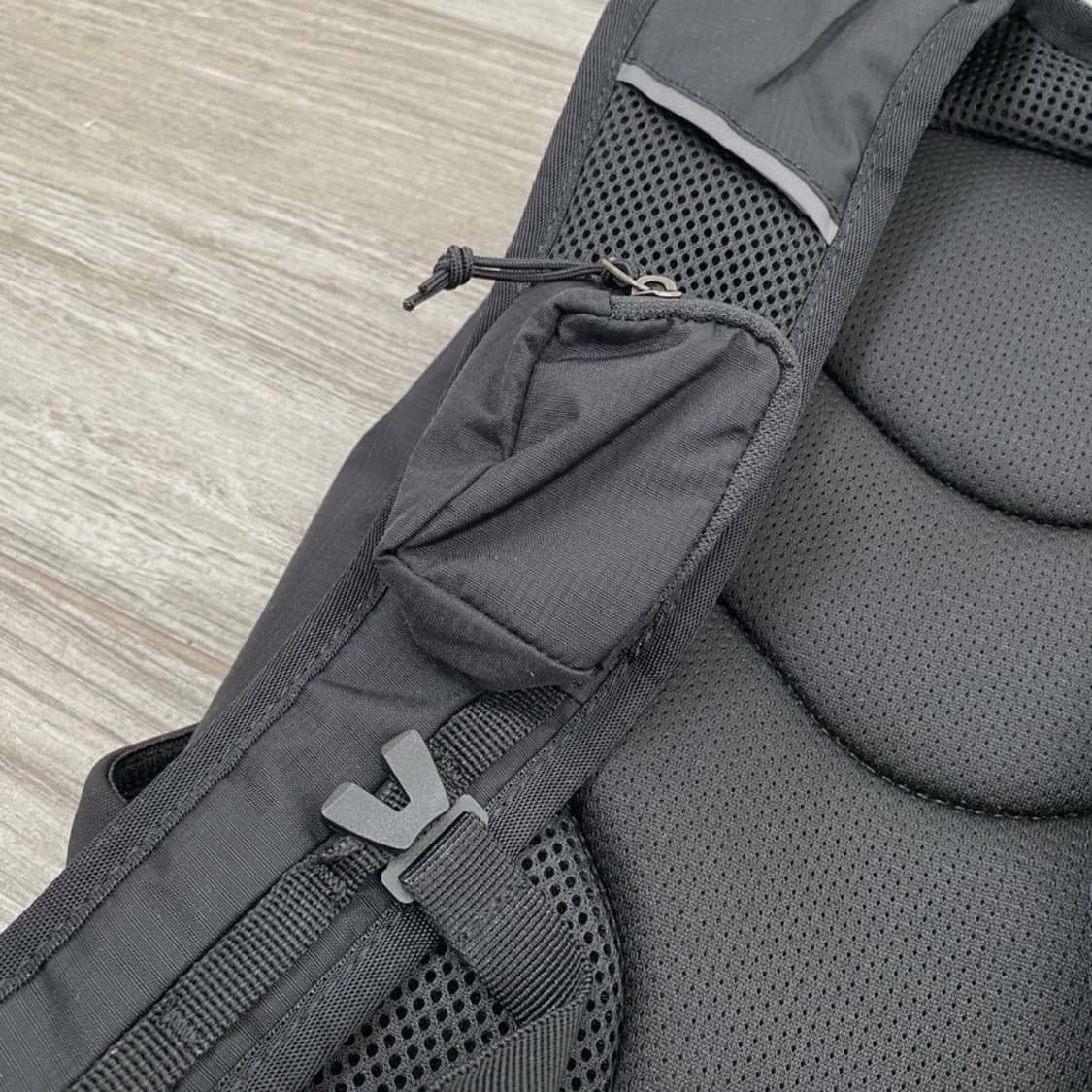 살로몬 mm6 백팩 블랙 상품이미지4