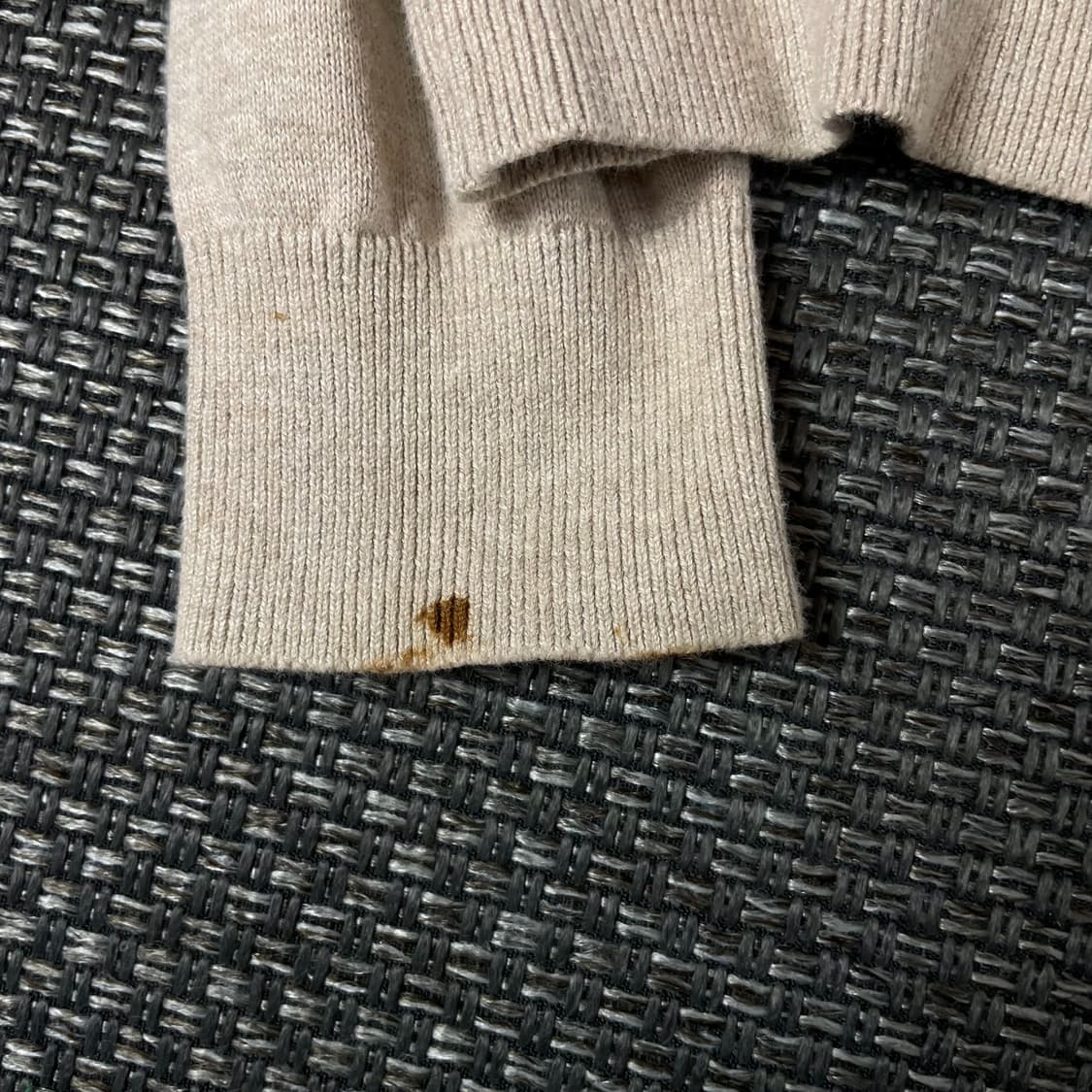 타미힐피거 연베이지 브이넥 긴팔 니트 M 상품이미지6