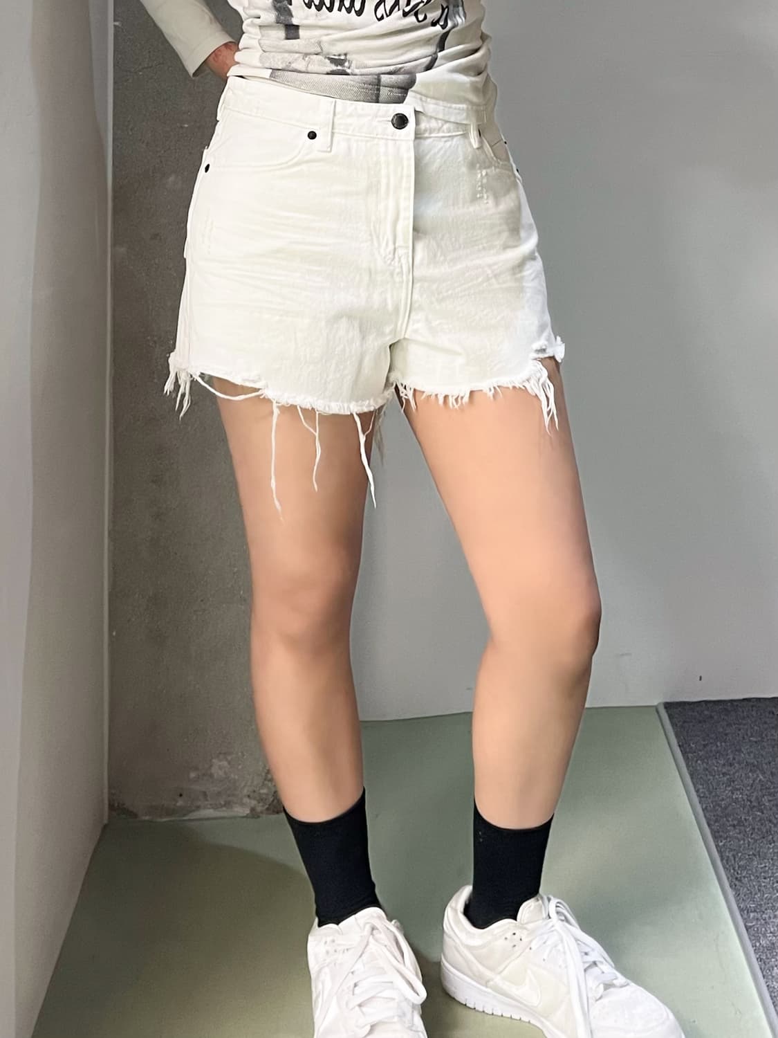 알렉산더 왕 바이트 하이 라이즈 데님 쇼츠 상품이미지2