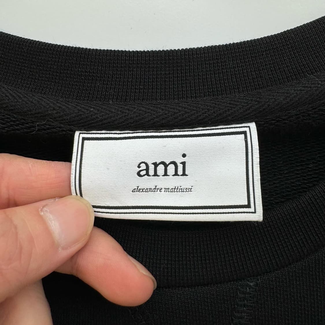 AMI  아미 블랙 크루넥 스웻셔츠 상품이미지4