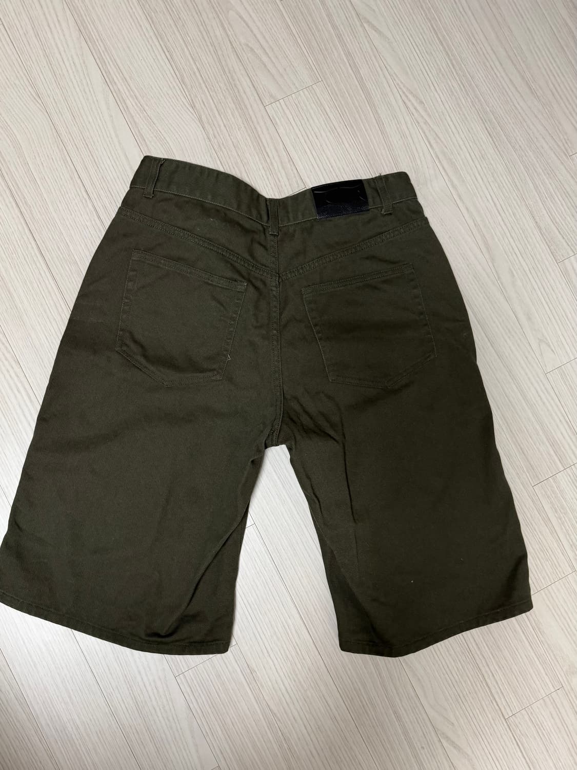 크리틱 버뮤다 팬츠입니다. 상품이미지2