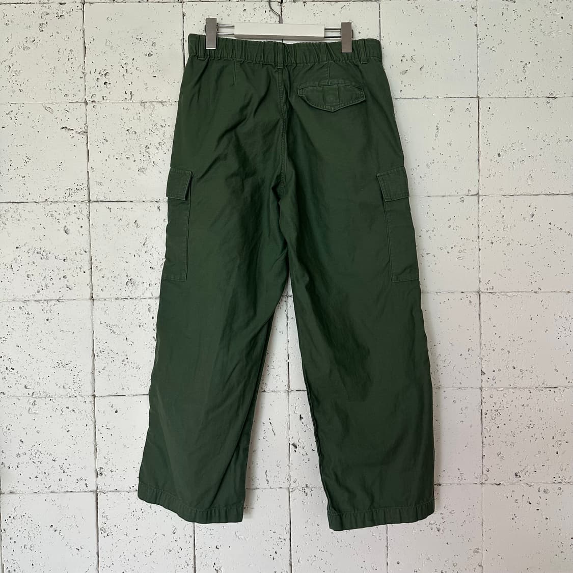 L 유니클로 와이드 카고팬츠 올리브 상품이미지3