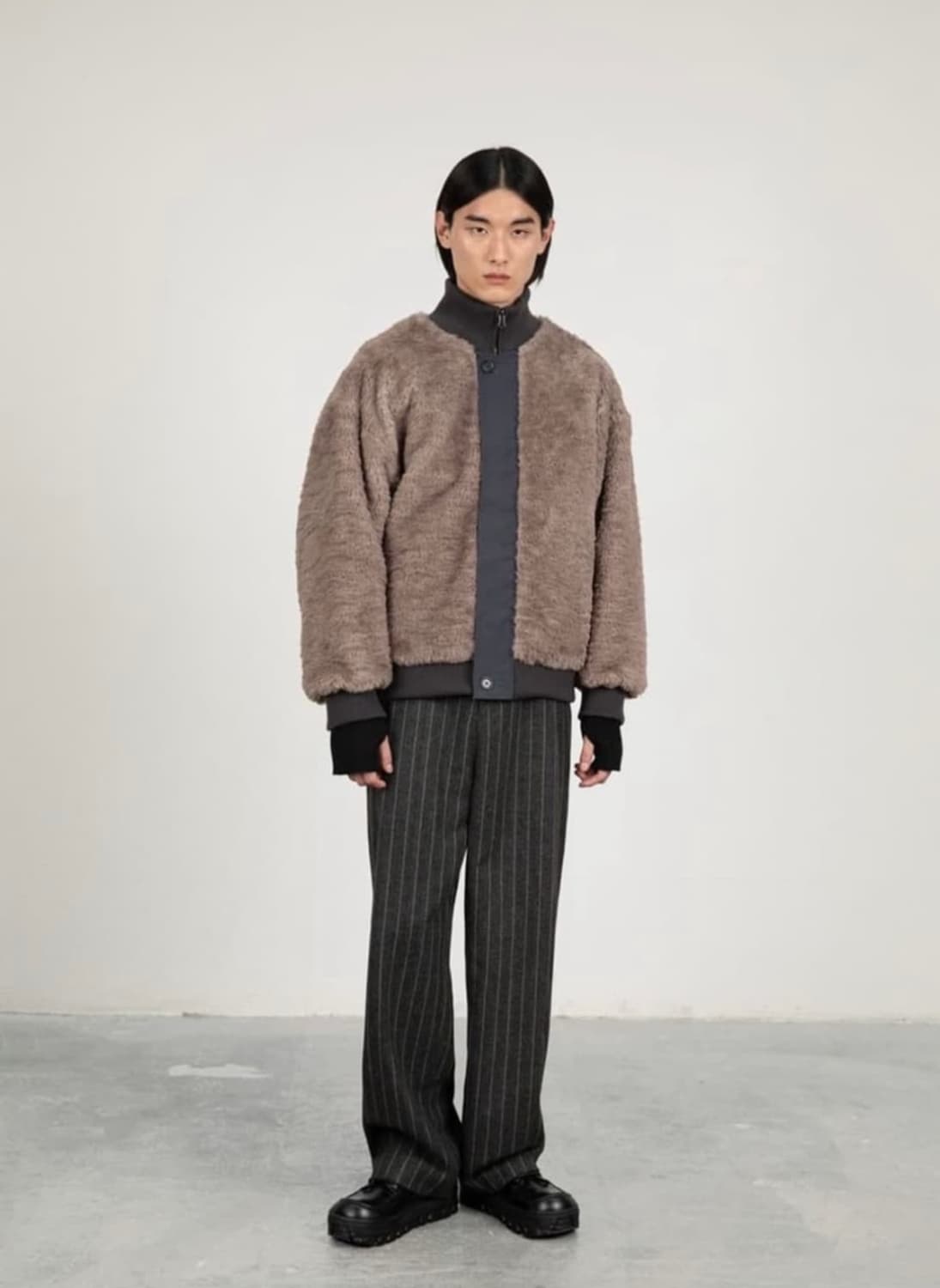 아모멘토 남성 리버시블 오버사이즈 시어링 점퍼 차콜 M / 자켓 유스 상품이미지2