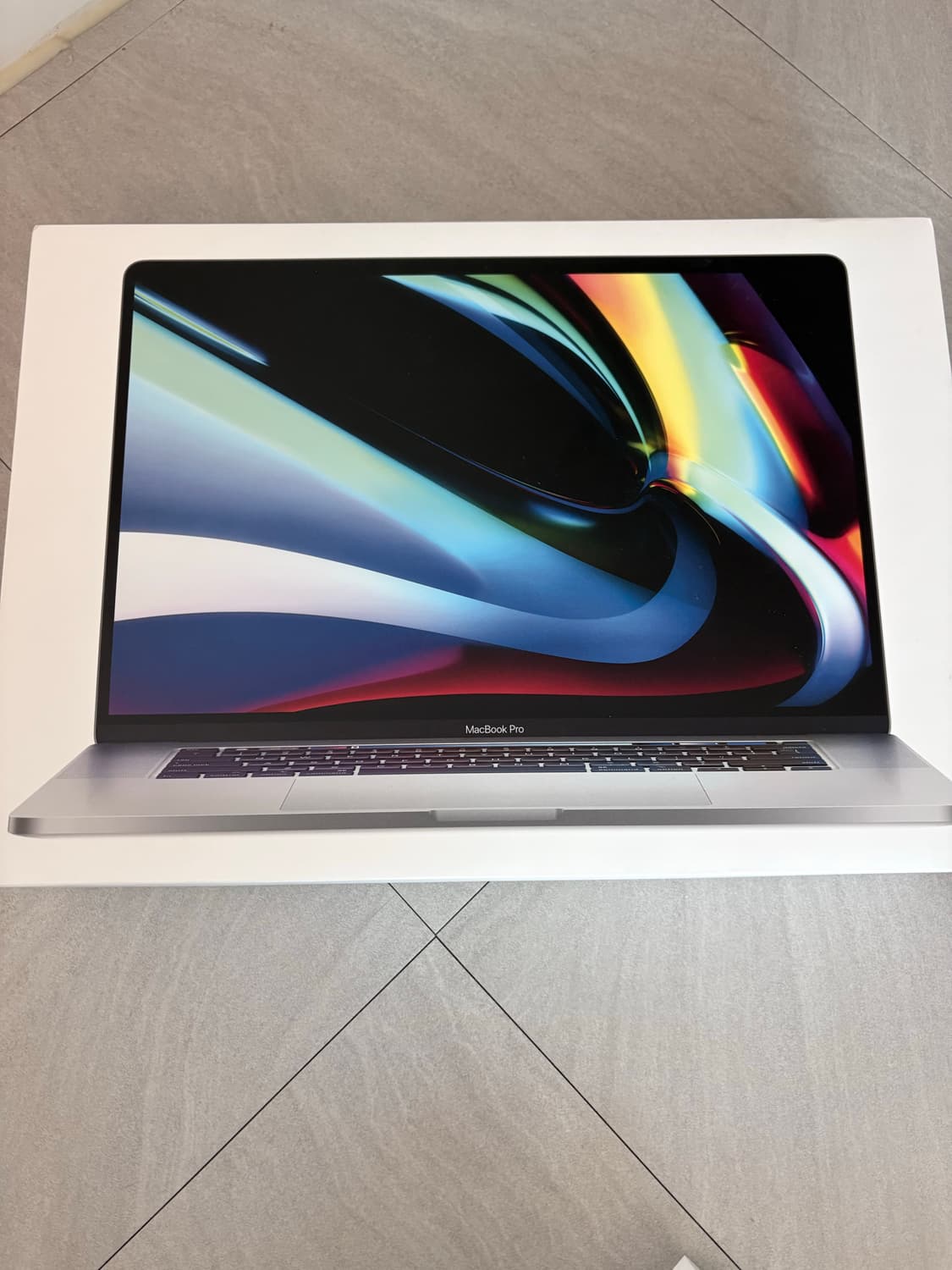 맥북 프로 스페이스 그레이 i9+16GB RAM+1tb+16인치 상품이미지3