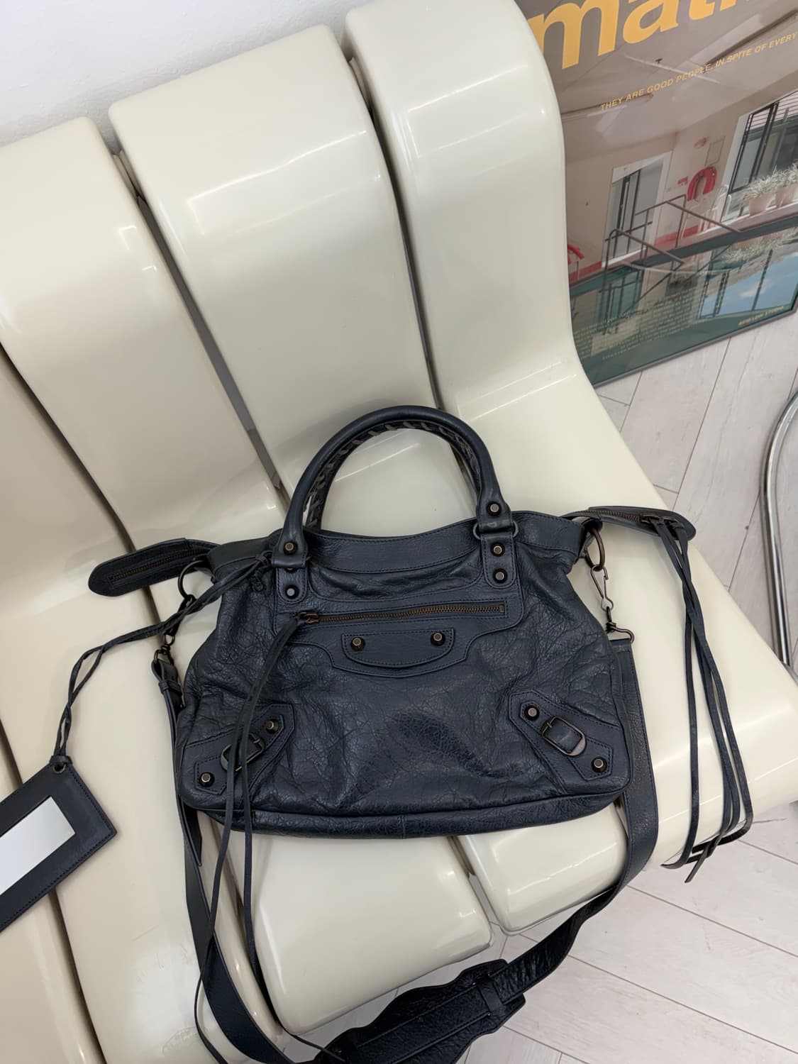 [A 정품] 발렌시아가 시티 모터백 타운 다크그레이 상품이미지8