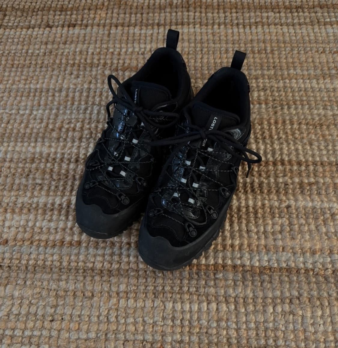 코오롱스포츠와 로스트가든 콜라보레이션 등산화 팝니다 상품이미지2