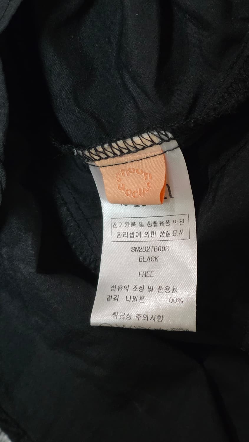 sinoon 시눈 오프숄더 핀턱 블라우스 블랙 상품이미지7