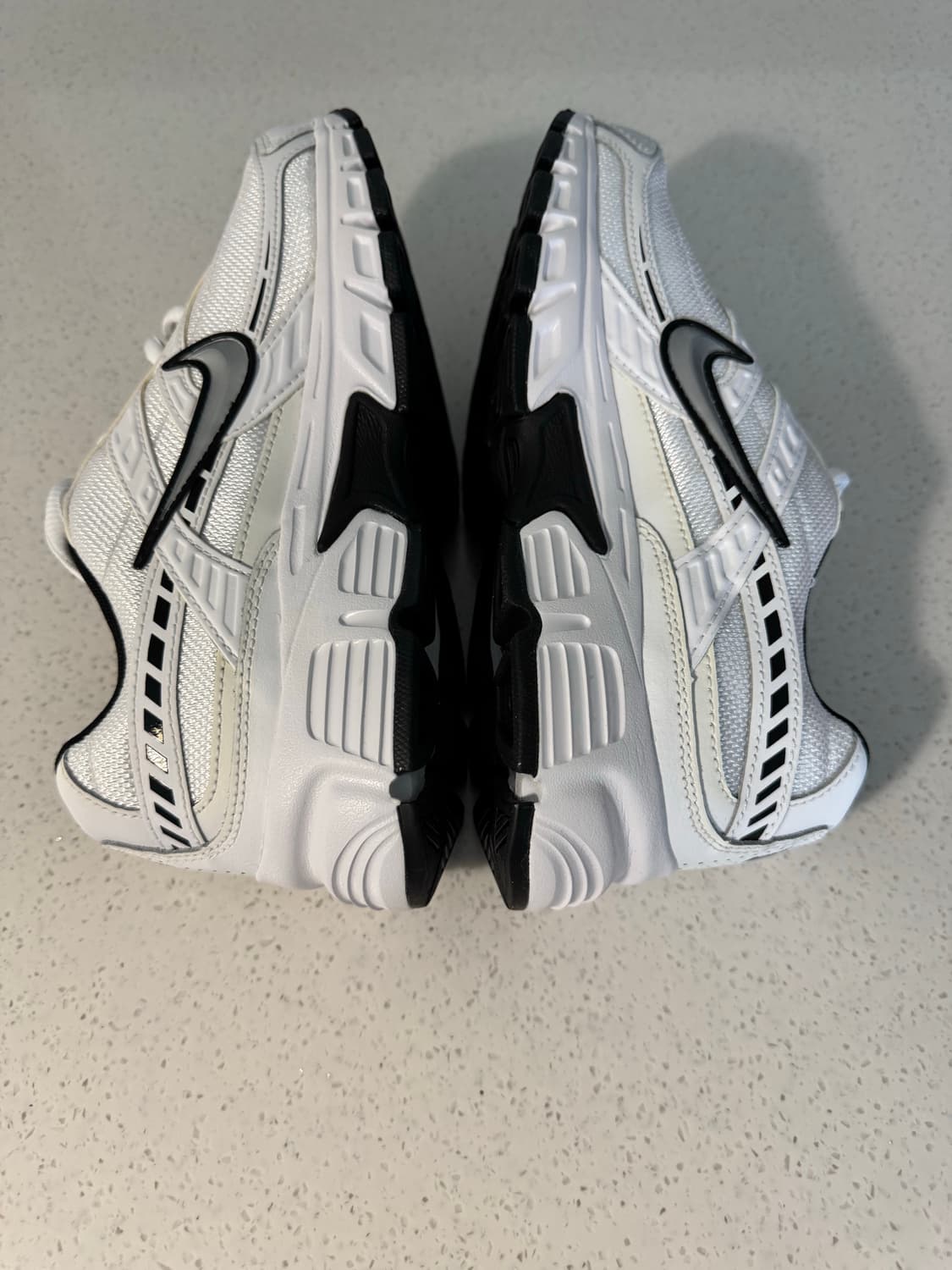 (W245) (새 상품) 나이키 이니시에이터 화이트 블랙 상품이미지5