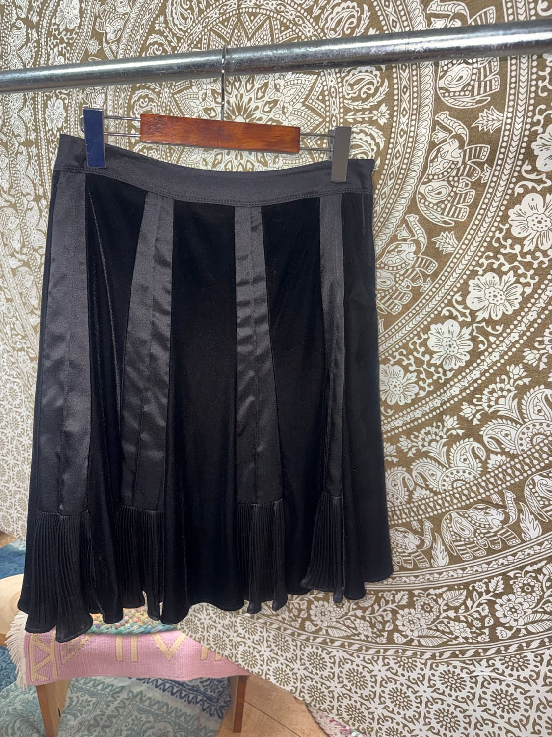 벨벳 플리츠 미디스커트  상품이미지4