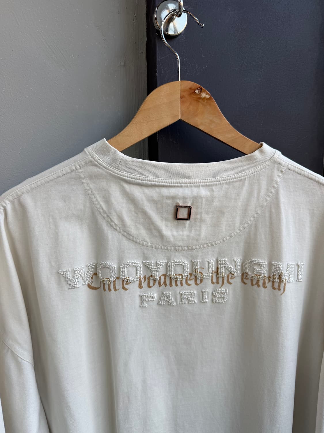 50/ 우영미 백로고 자수프린팅 라운드 반팔 상품이미지6