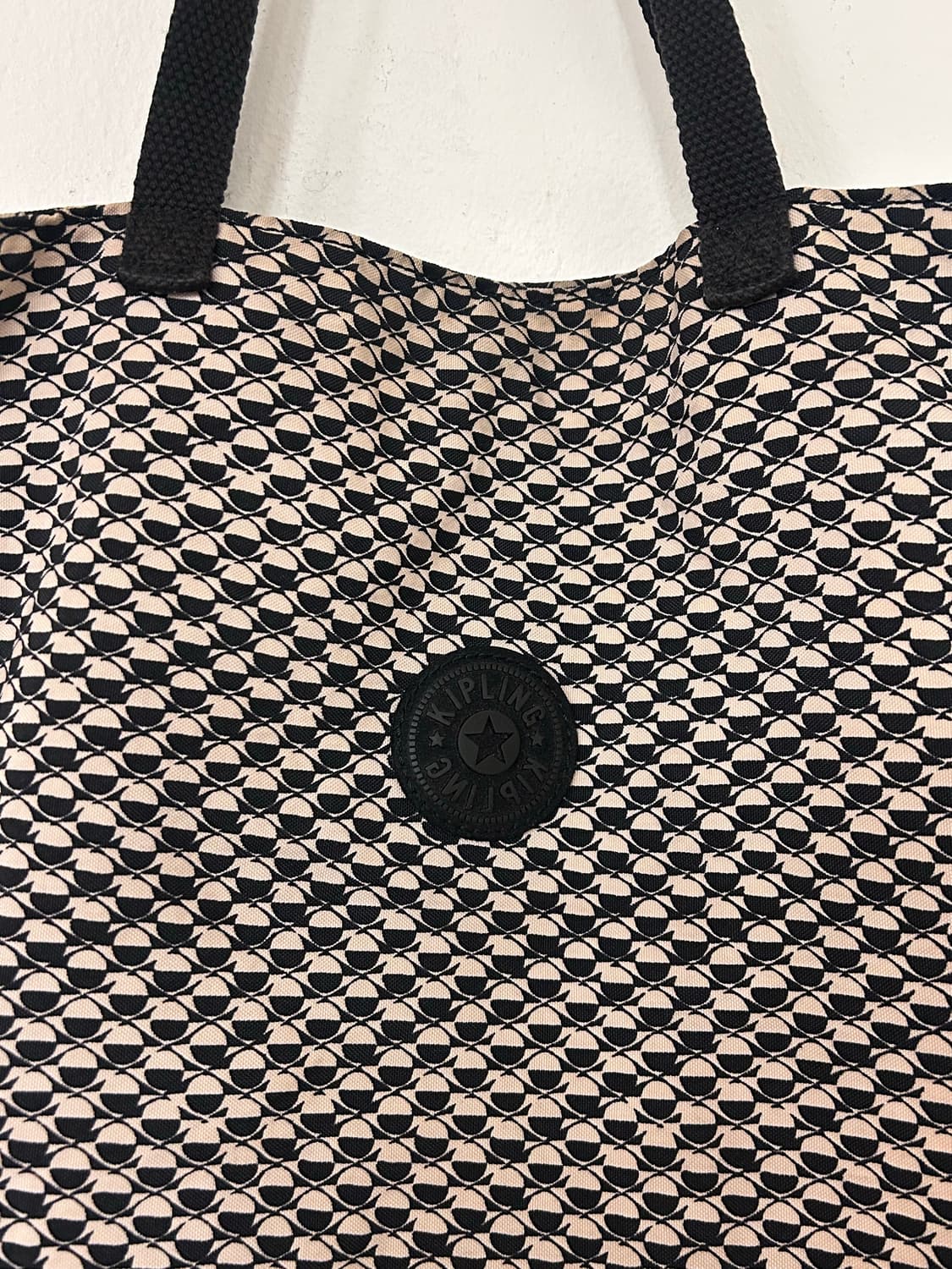 키플링 블랙 패턴 토트백 상품이미지2