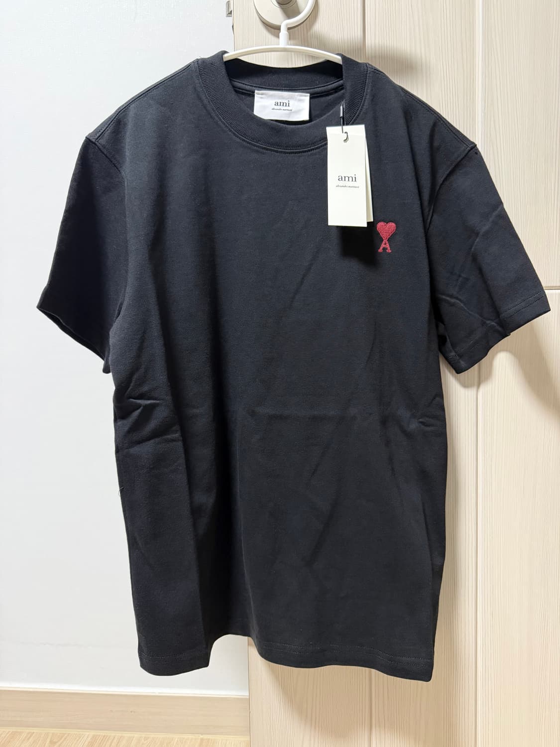 아미반팔 블랙 새상품 판매해요 상품이미지1