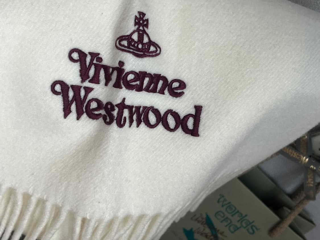 아사착용 정품 비비안웨스트우드 아이보리 머플러 상품이미지3