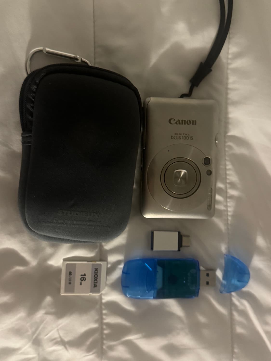 캐논 IXUS 100 IS 실버 디지털 카메라 상품이미지1
