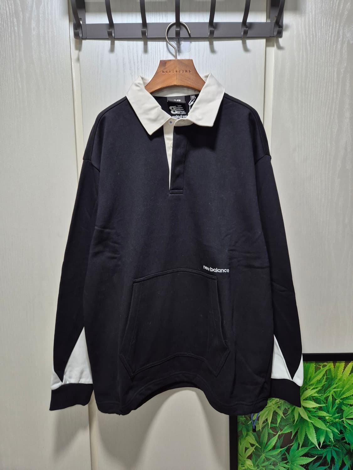 뉴발란스 카라넥 맨투맨 블랙.새상품 상품이미지1