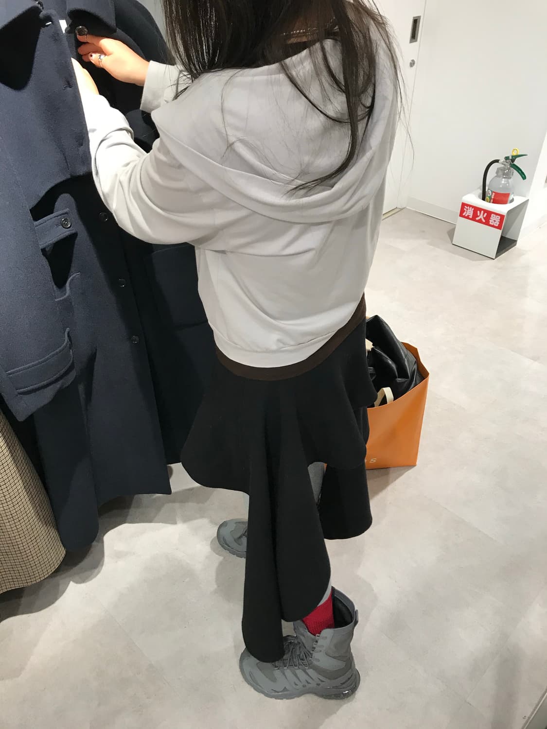 cos 더블페이스 애시메트릭 스커트 상품이미지1