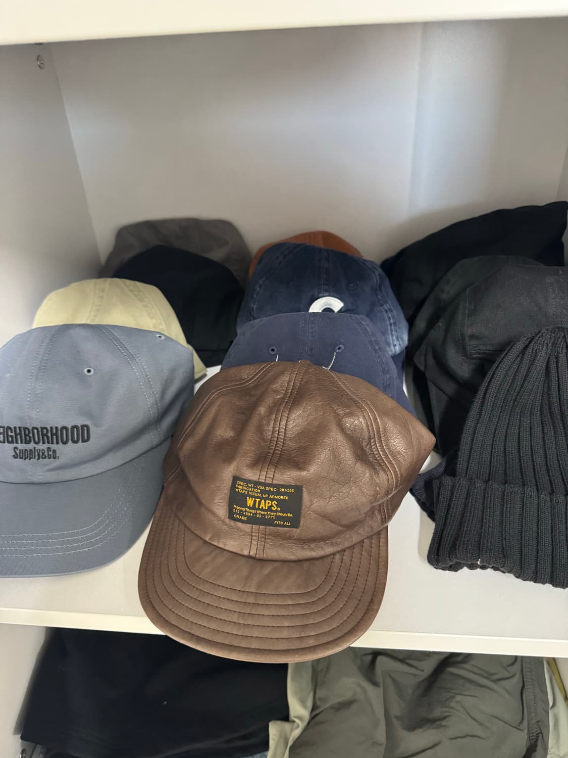 더블탭스(Wtaps) 레더 캡 상품이미지1