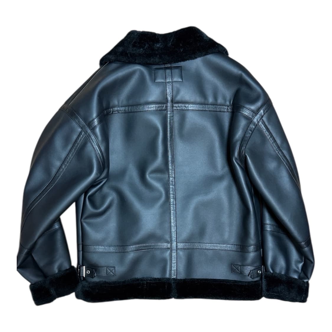 에이징씨씨씨 드롭숄더핏 B-3 무스탕 블랙 상품이미지5