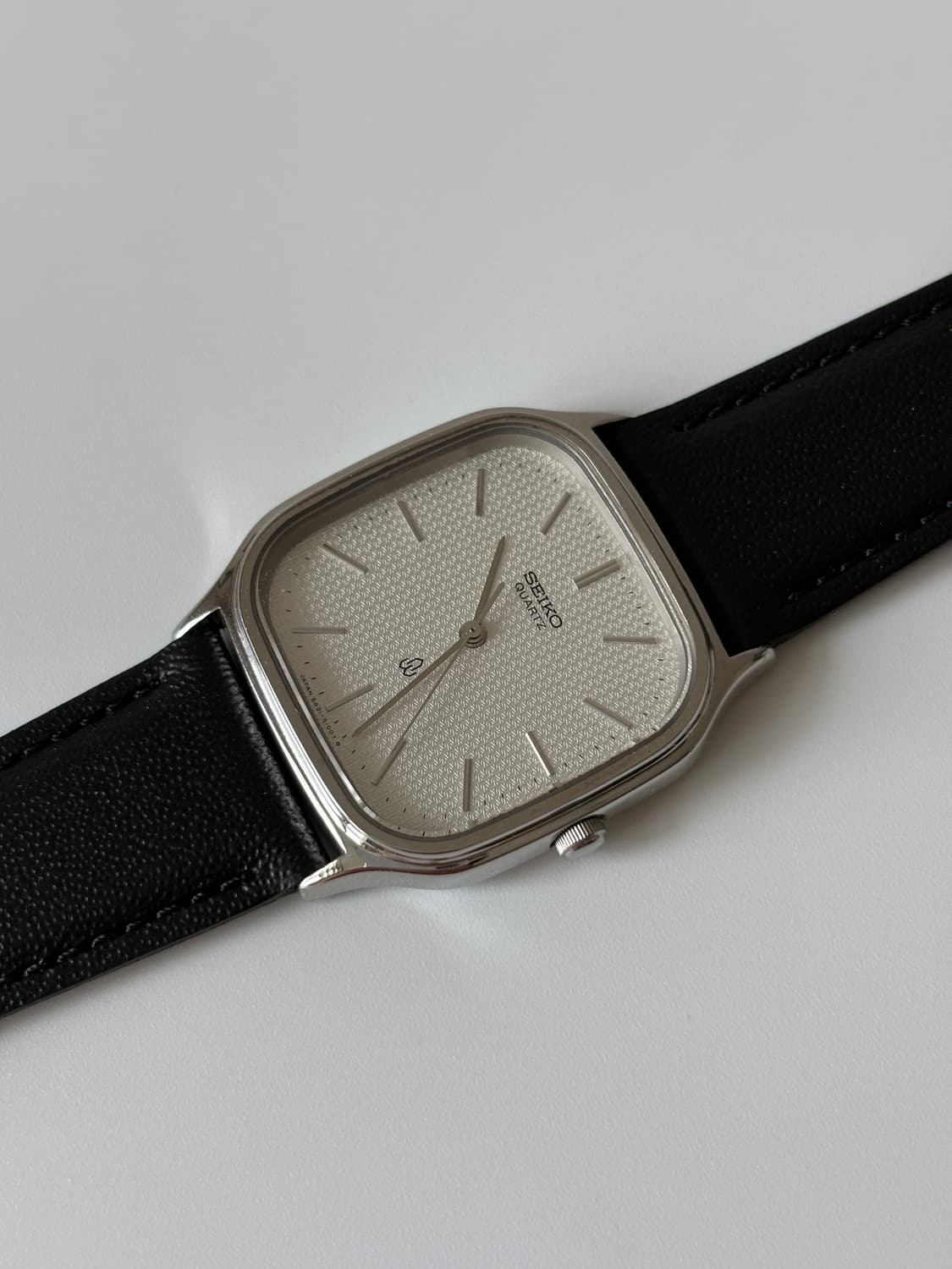 1980년대 Chariot 텍스쳐 다이얼 실버 스퀘어 쿼츠 남성 상품이미지3