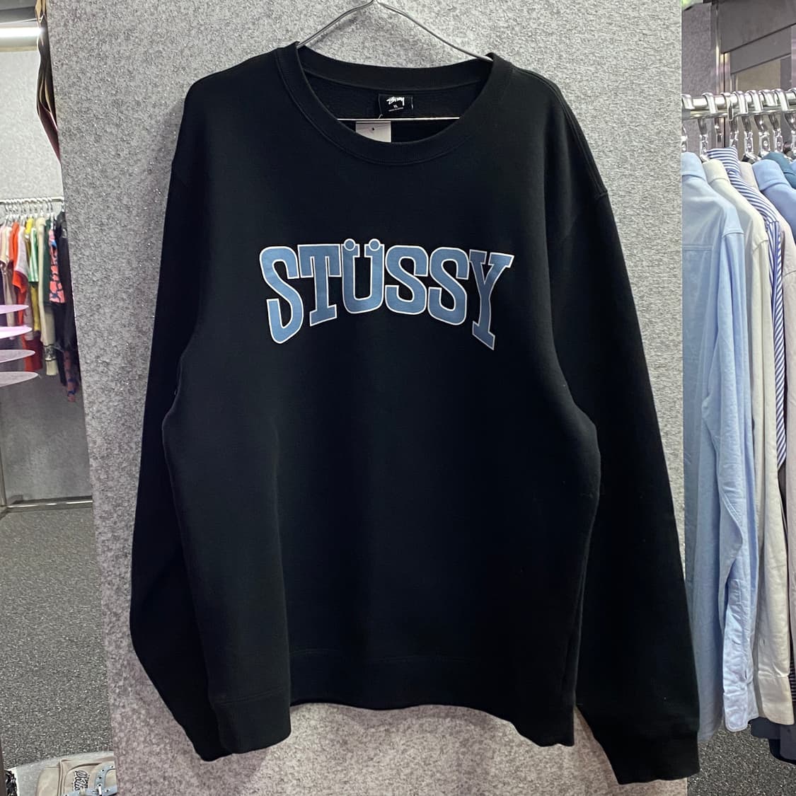 스투시 빅로고 블랙 스웻셔츠 B3541 상품이미지2