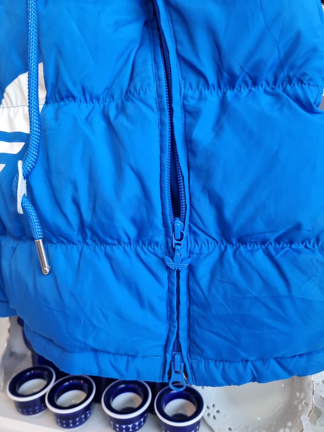 아디다스 오리지널스 패딩 망또 상품이미지4