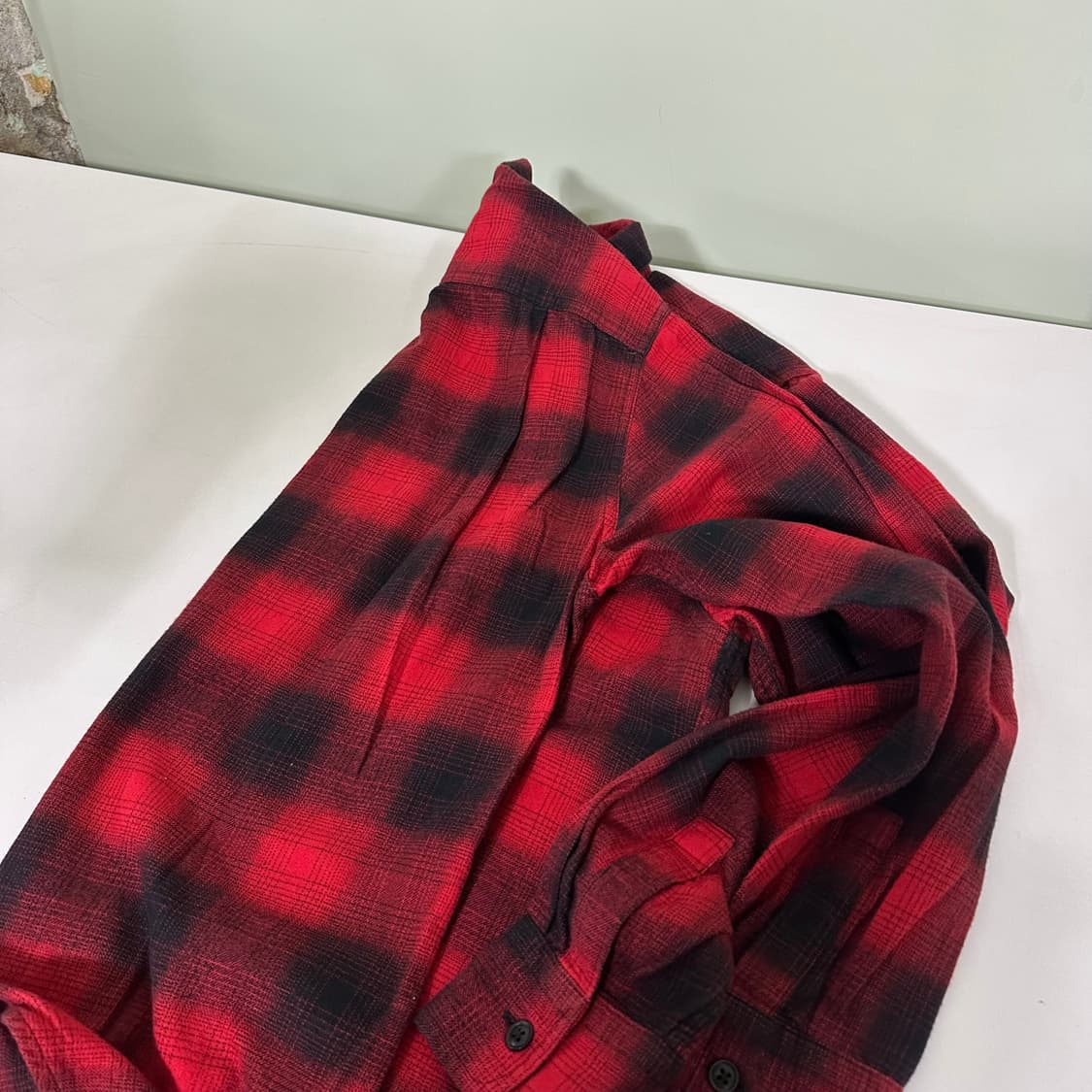 XL 100 유니클로 투포켓 빨검 옴브레체크 코튼 셔츠 남방 판매가 1. 상품이미지4