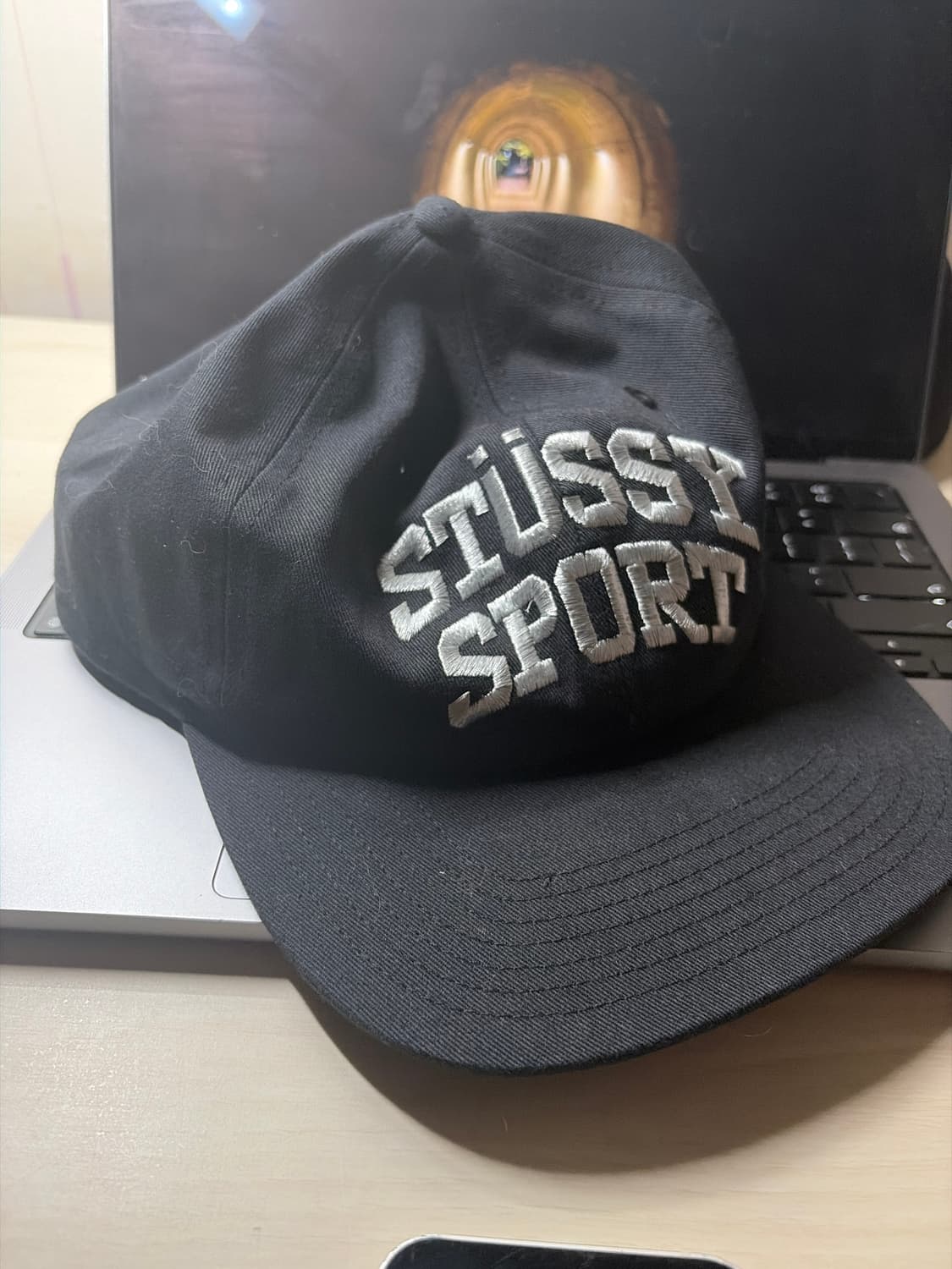 스투시 미드 뎁스 스포츠 스냅백 블랙 상품이미지2