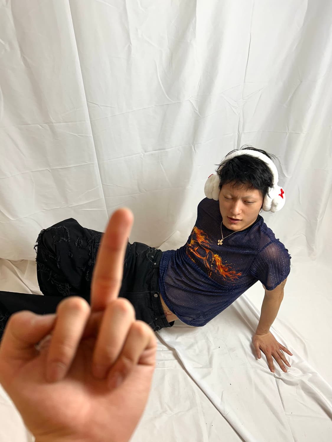 시스루 글리터 그래픽 티셔츠 상품이미지1