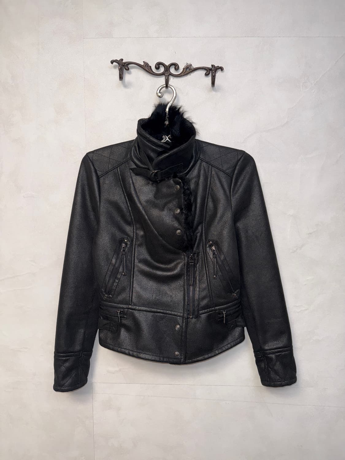 Black lamb fur side buckle mustang 상품이미지2