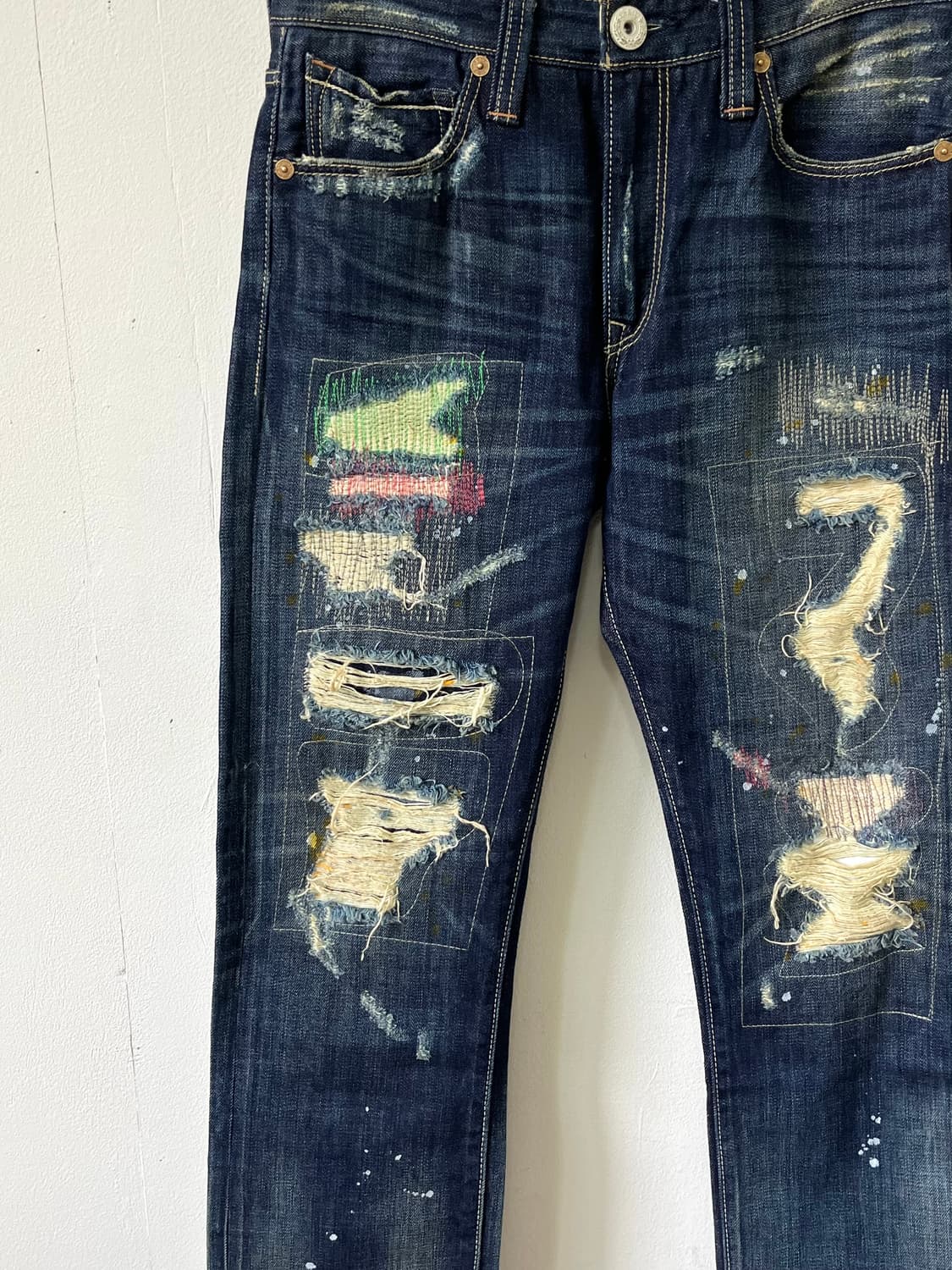 Levi’s 스티치 페인팅 데님 팬츠 상품이미지2