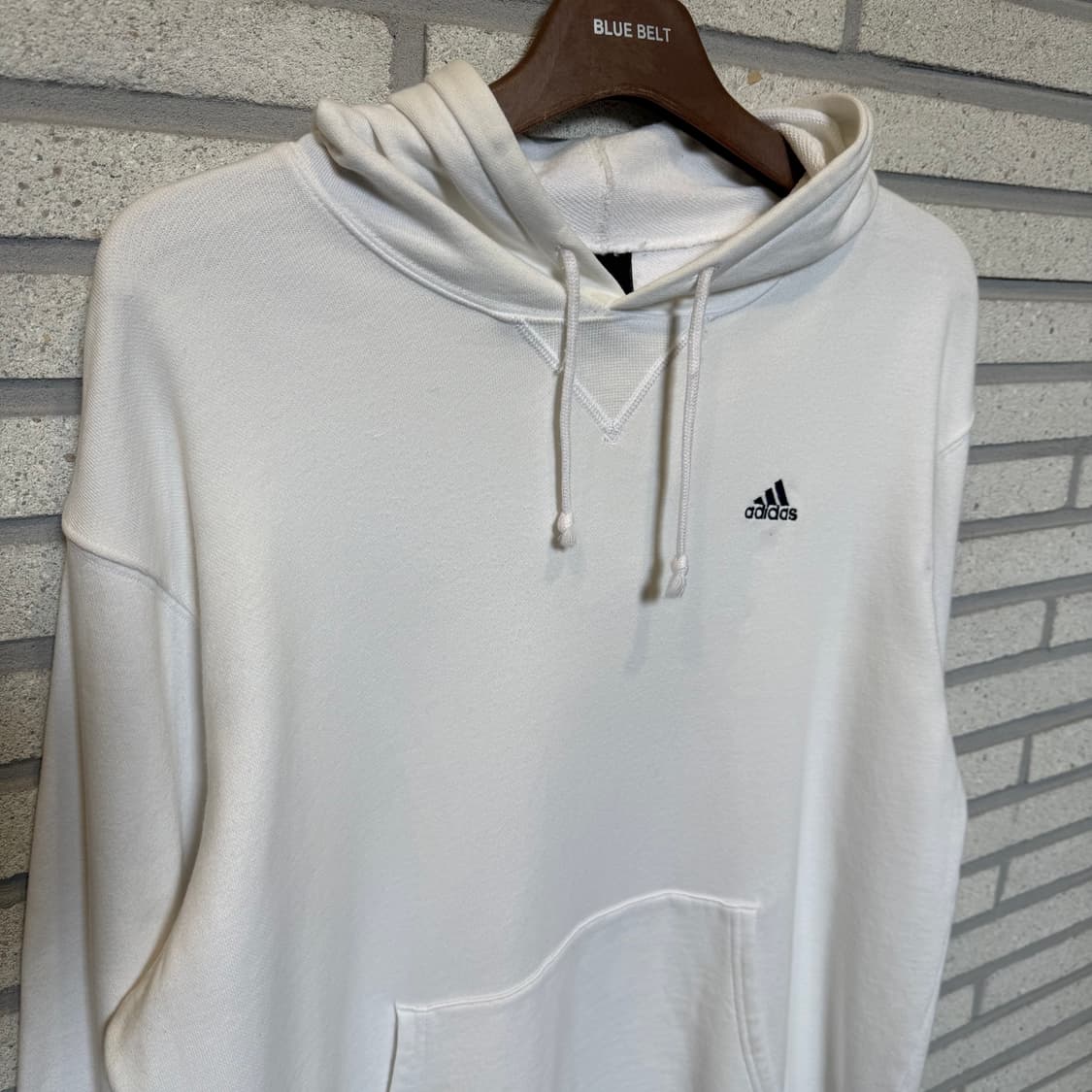 아디다스 후드티 화이트 컬러  상품이미지2