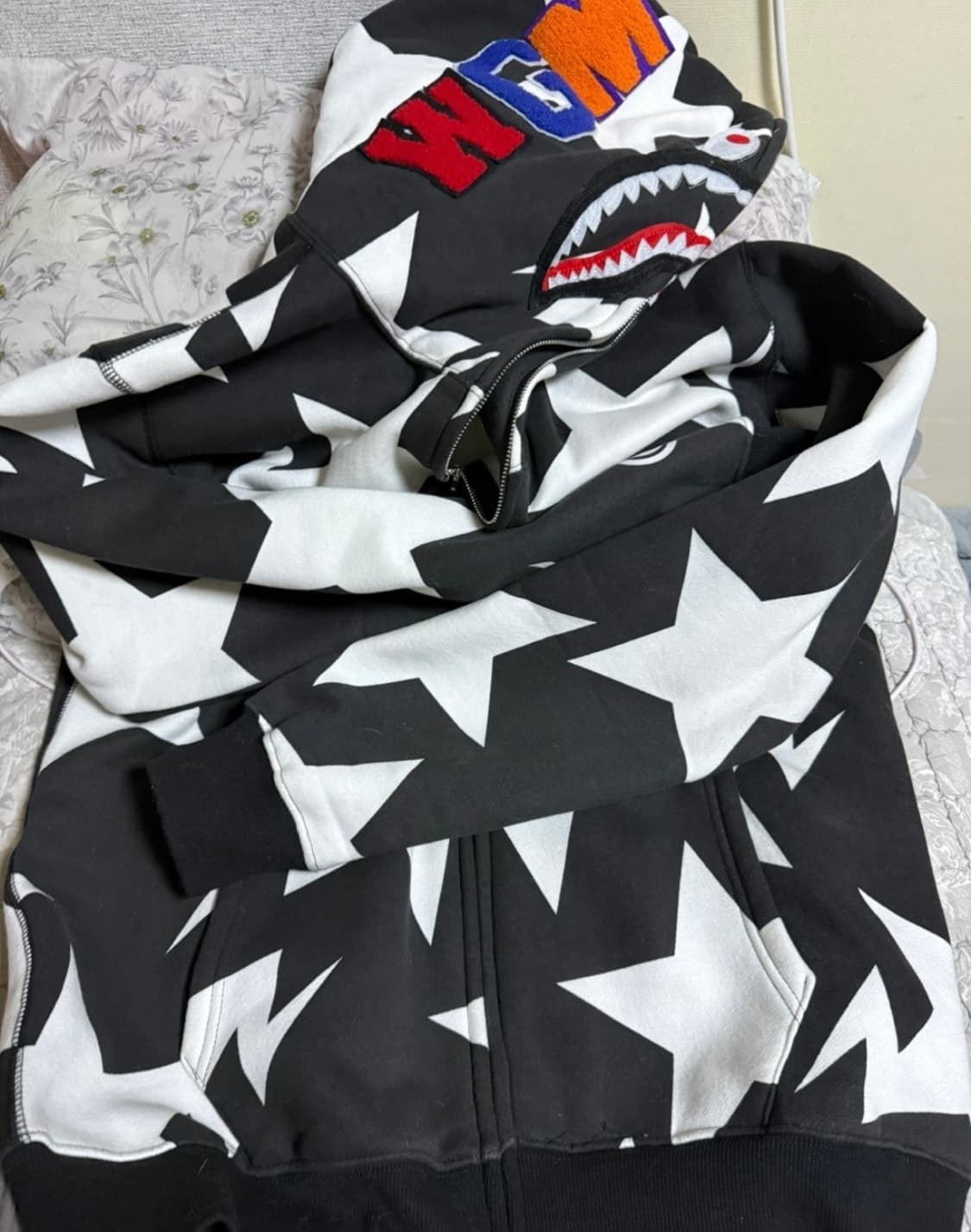 베이프 스타 샤크 후드집업 상품이미지1