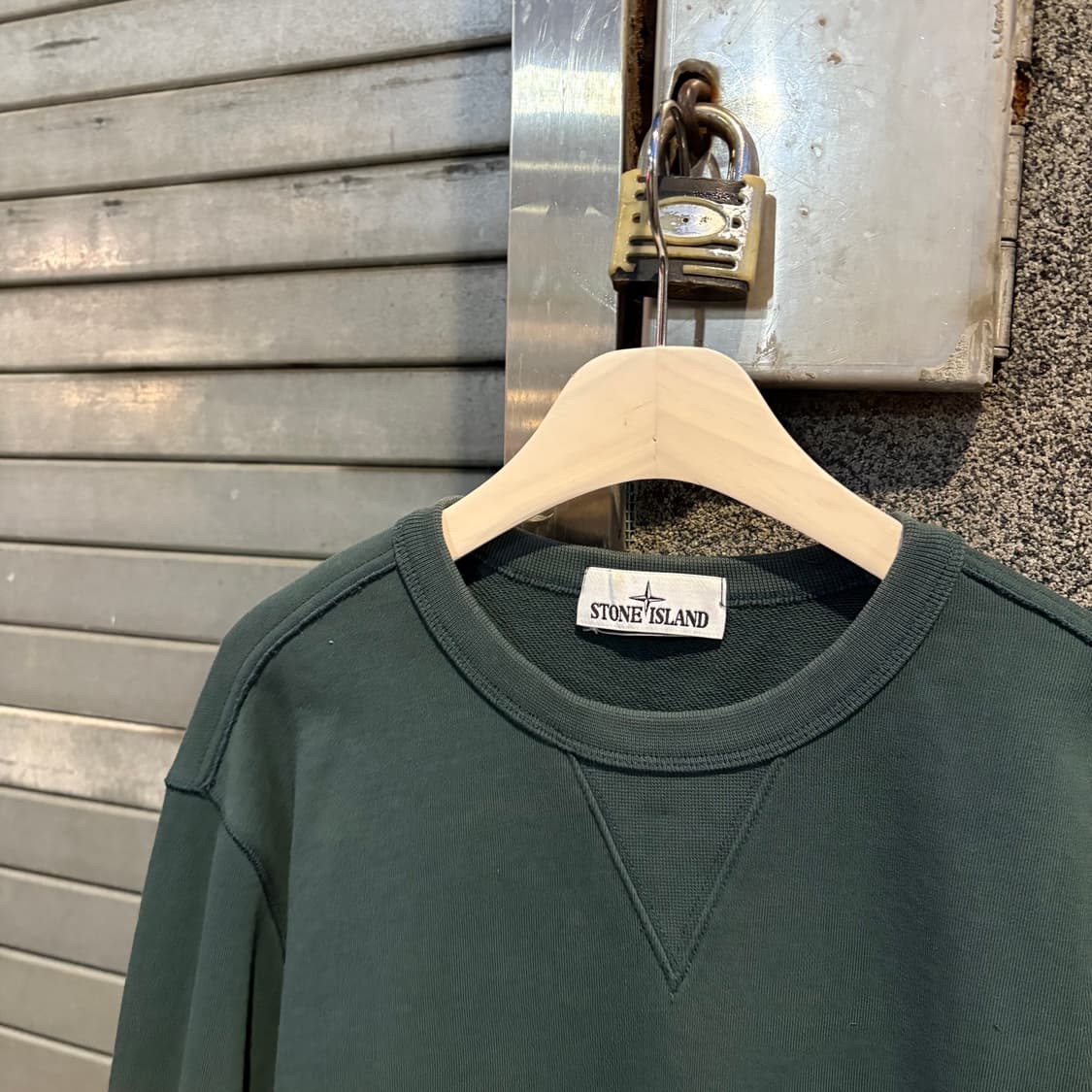 스톤아일랜드 모스 그린 스웻셔츠 상품이미지2