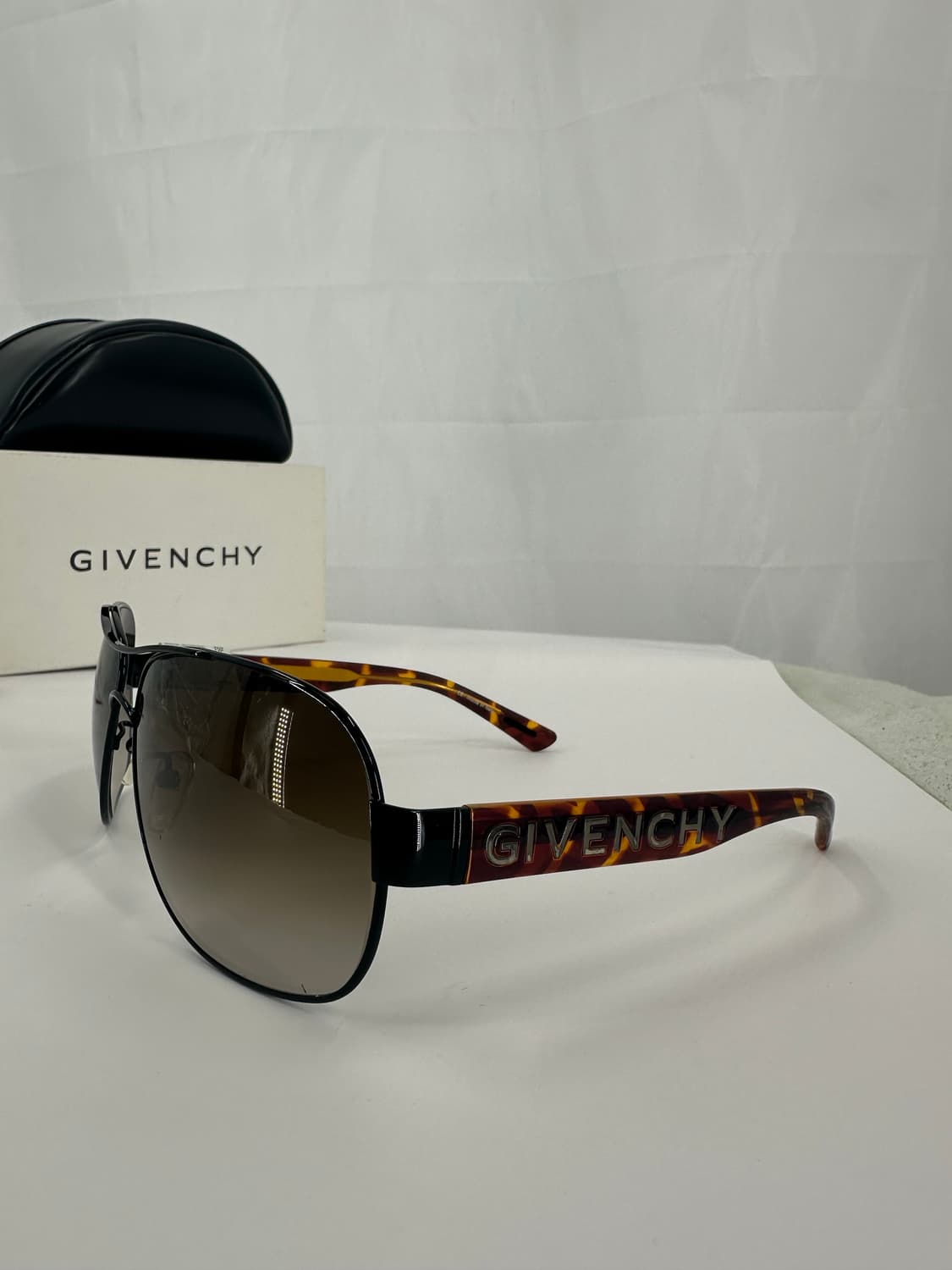 [새상품 무료배송] 정품 지방시 Made in Italy 선글라스 상품이미지2