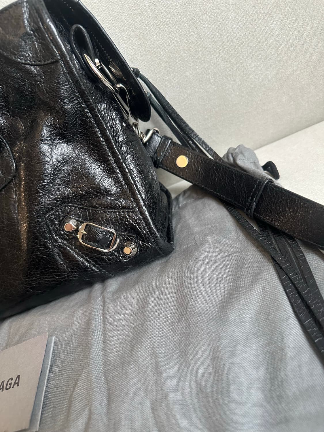 [A+ 정품] 발렌시아가 시티 모터백 스몰 블랙 상품이미지4