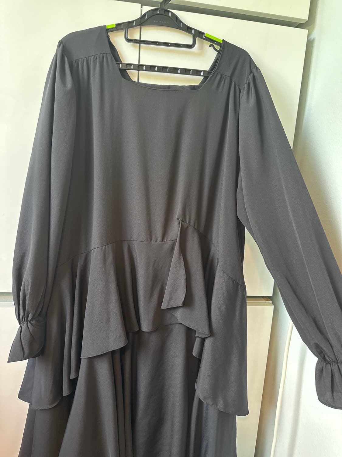 검정색 프릴 롱 원피스검정색 틴트st 상품이미지7