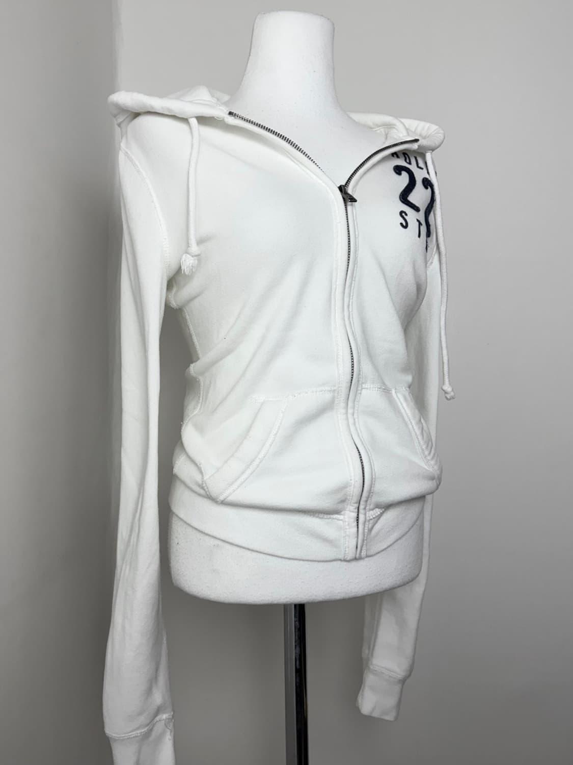 홀리스터 딱붙 화이트 후드집업 상품이미지3