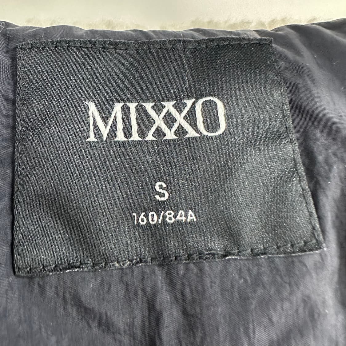 90 미쏘 여자 양털 카라 루즈핏 웰론 더플 숏 패딩 상품이미지4