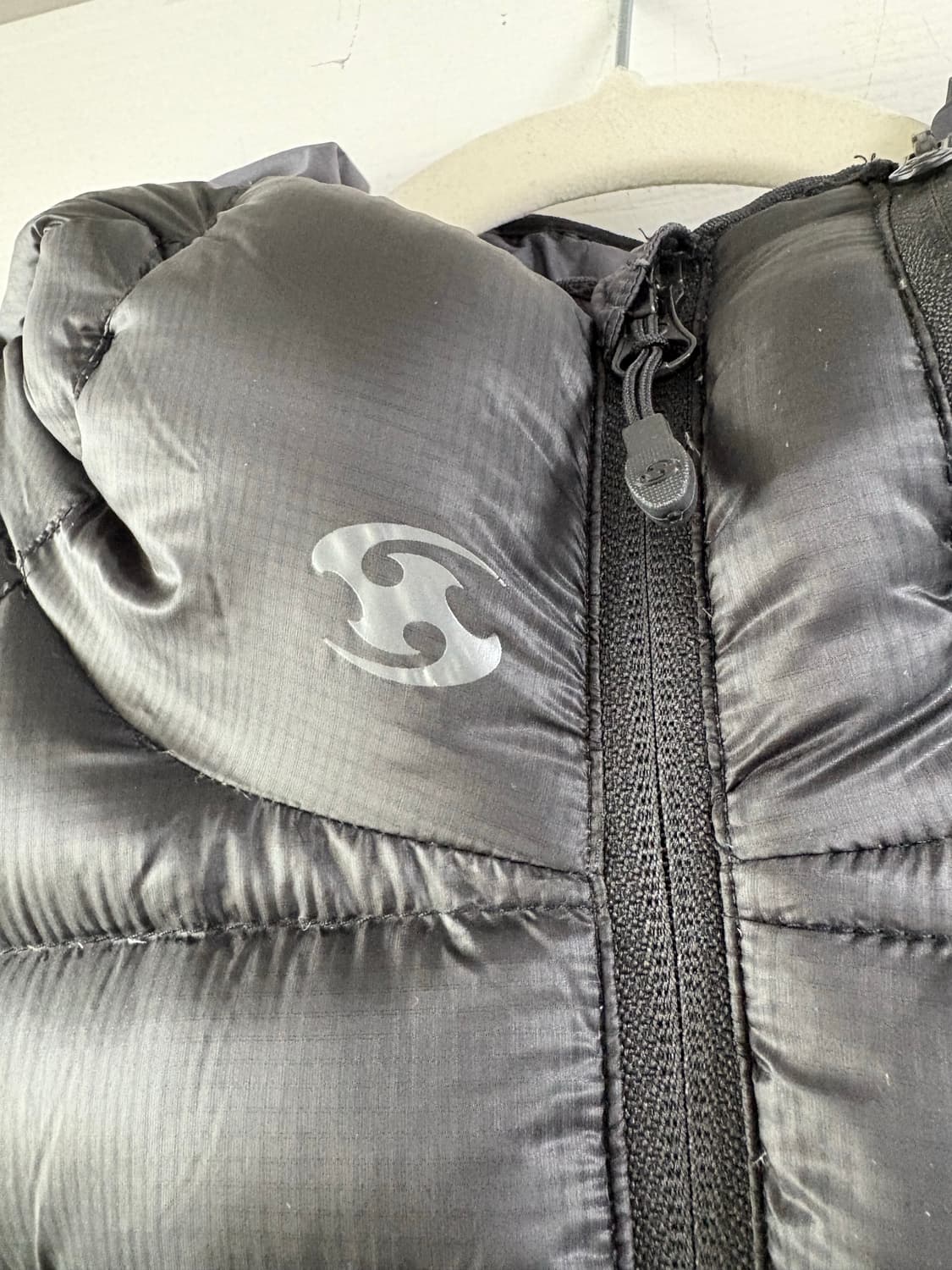 (3사이즈) 산산기어 패널드 푸퍼 자켓 블랙 - 24FW 상품이미지3