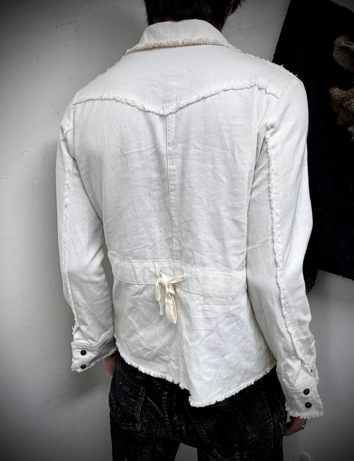 “Vintage” Grunge Cutting Detail White Ja 상품이미지3