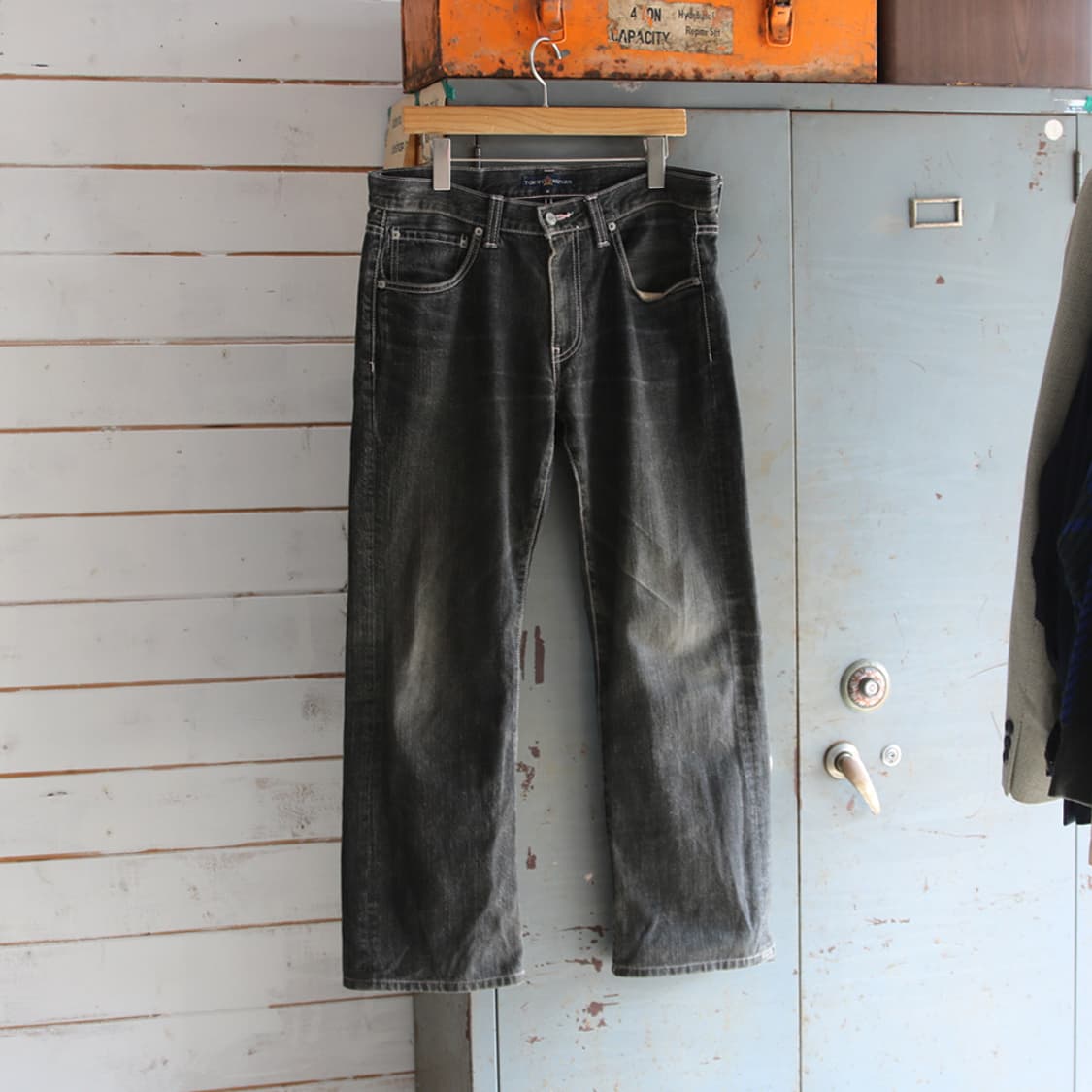 (착용컷) TOMMY HILFIGER 데님 팬츠 (남성용 32) 상품이미지2