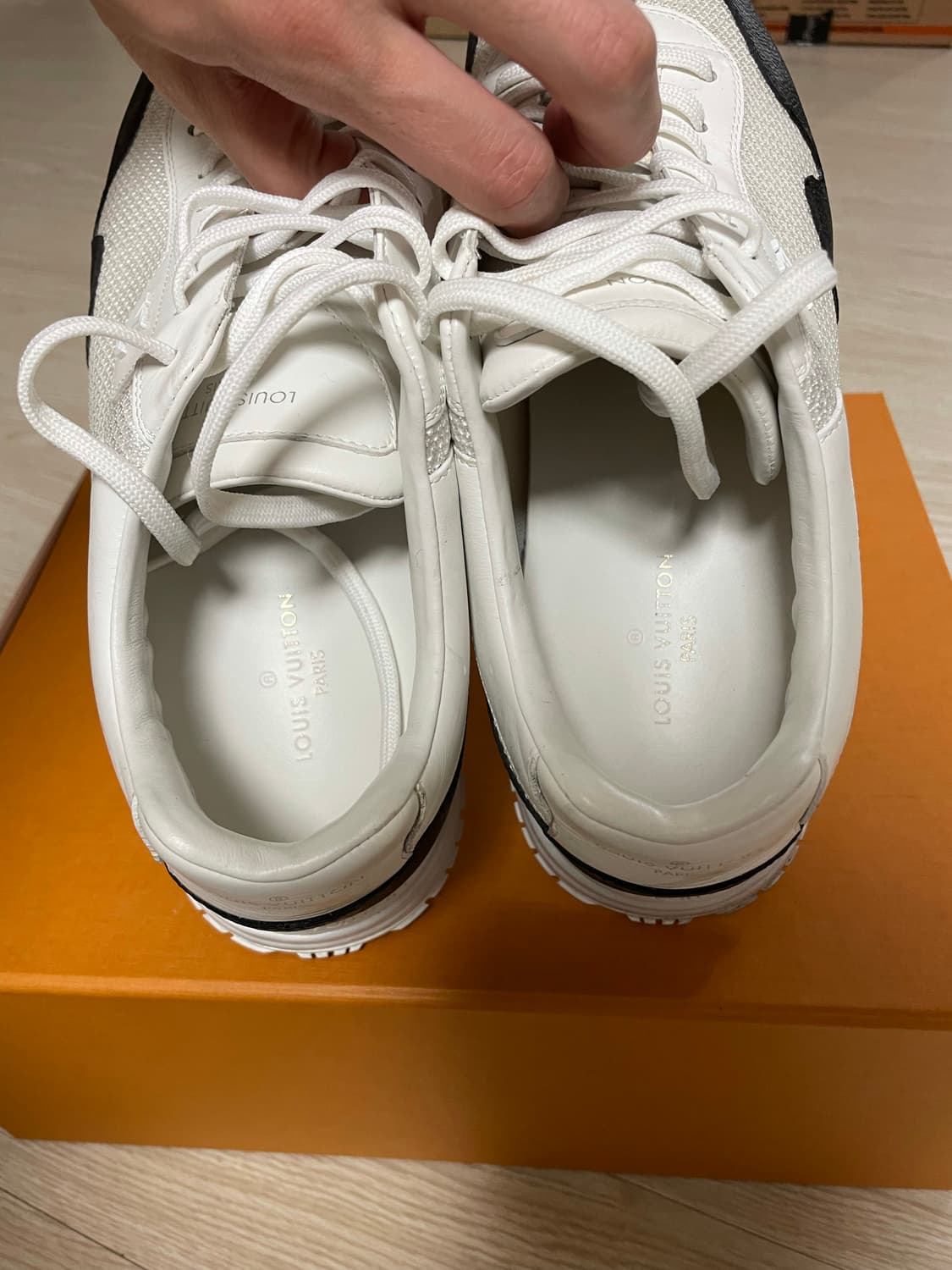 루이비통 런어웨이 스니커즈 7.5 남성 상품이미지5
